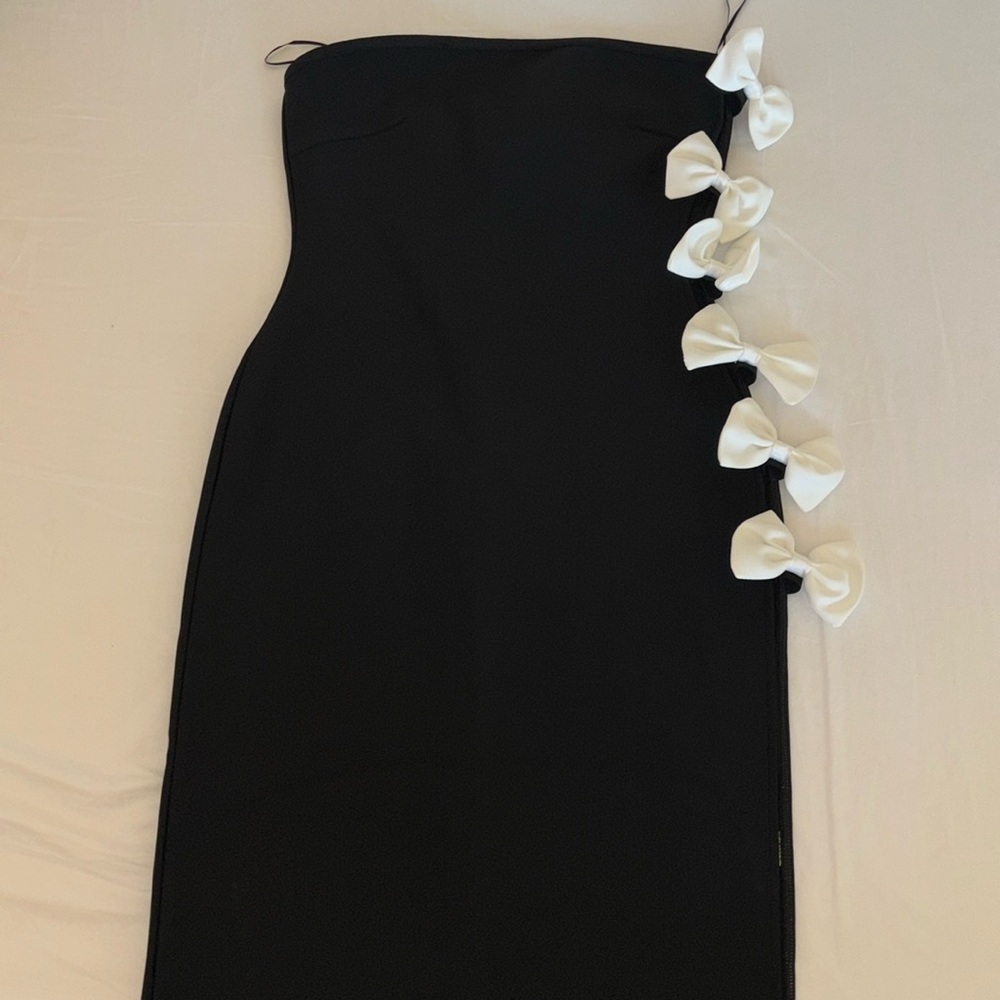 Black strapless dress